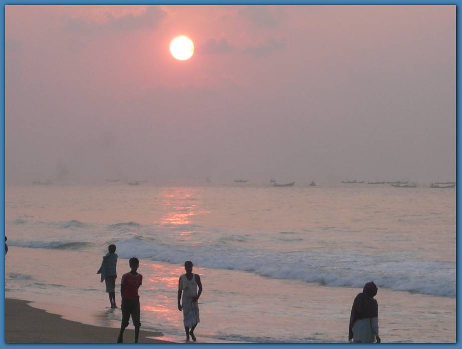 900x674 pixels (41K)